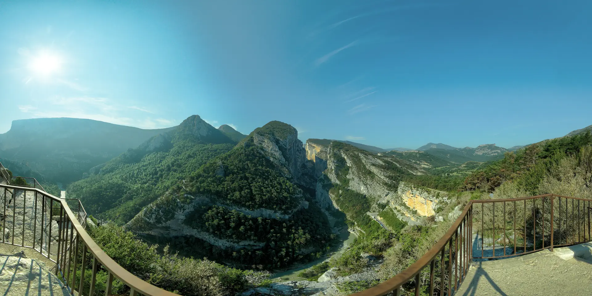 Panorama depuis le Point Sublime sur les Gorges du Verdon, commune de Rougon
